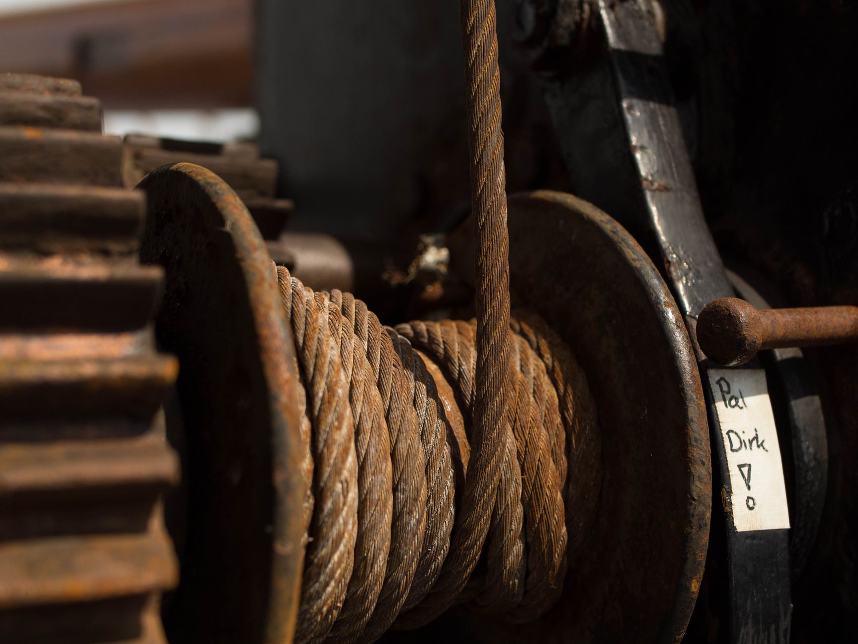 Heavy duty winch hook detail